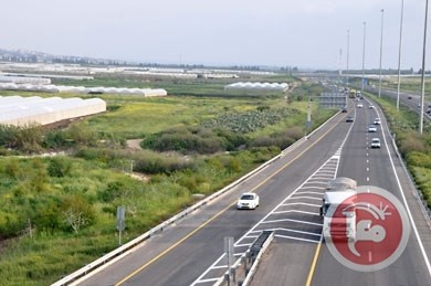 اسرائيل تحدد سرعة الشاحنات والحافلات