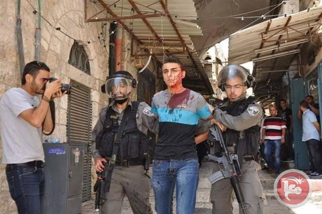 الاحتلال يعتقل 5 مقدسيين فور خروجهم من الأقصى