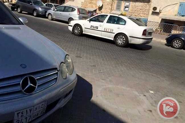 صور- حافلة أردنية في القدس وسيارة سعودية بتل ابيب