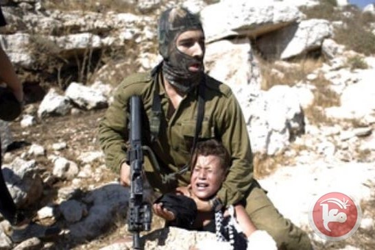 ردود فعل اسرائيلية هستيرية على فيديو طفل فلسطيني مكسور اليد
