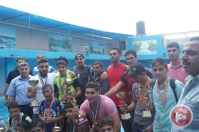 تربية جنين تنظم بطولة السباحة للذكور في مسبح يعبد بنجاح كبير