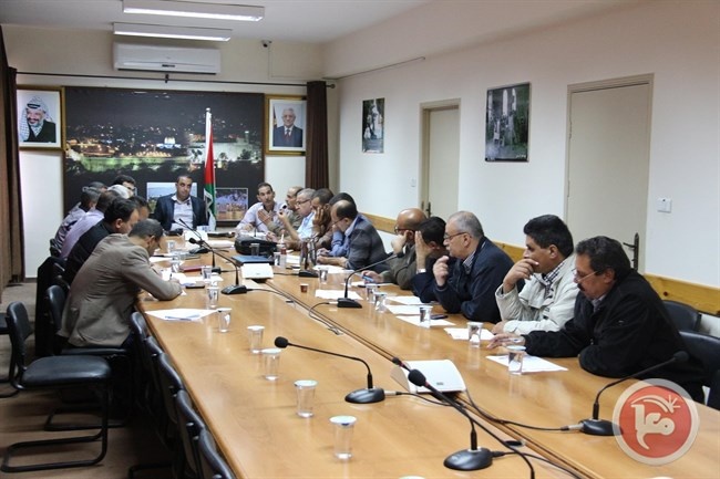 بلدية يطا المنسق العام للحملة الوطنية لقطف الزيتون للموسم الثاني