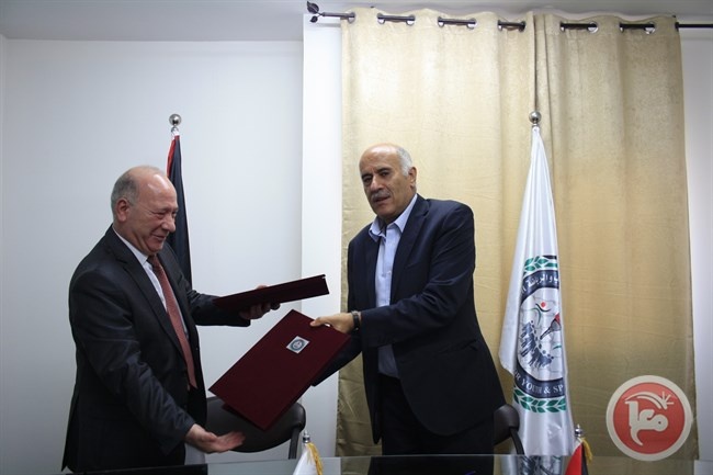الرجوب و الحسن يوقعان اتفاقية تعاون قبيل اطلاق اذاعة وتلفزيون الشباب