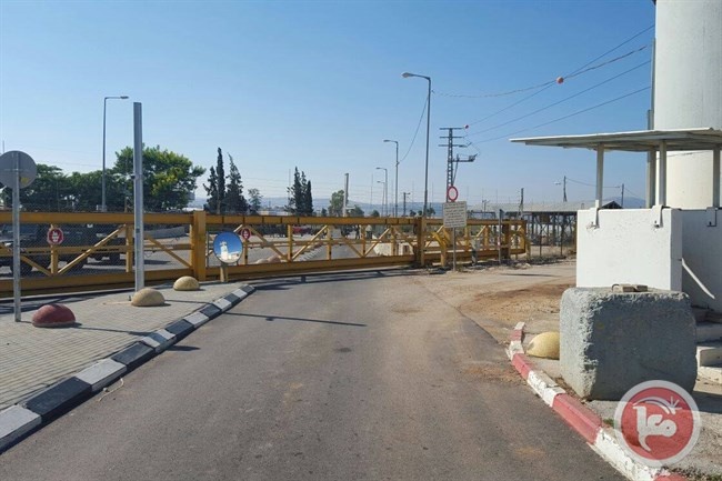 &quot;يعلون&quot; يعلن عن خطة لـ&quot;تحسين&quot; ظروف الفلسطينيين على المعابر