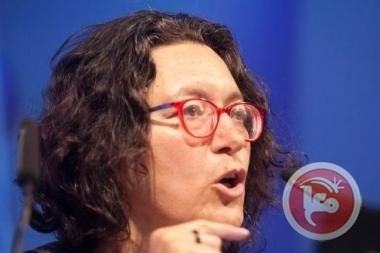 يُحشّشون على امتداد طريق الاحتلال