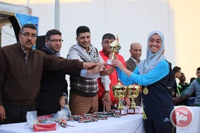 ايناس نوفل تحقق المركزالاول في سباق الوفاء للشهيد ابو عمار
