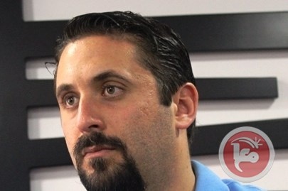 رئيس نادي عين يبرود يدير الفريق بعيون ثاقبة من الولايات المتحدة