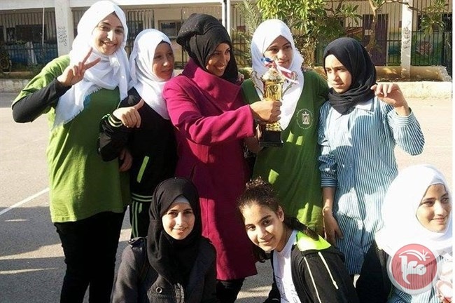مدرسة بنات الزاوية الثانوية بطلة لمدارس محافظة سلفيت لكرة اليد