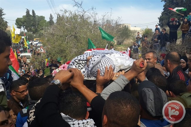 الآلاف يشيعون جثمان الشهيد الفتى داوود بدير غسانة