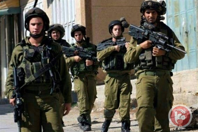 11 إصابة خلال مواجهات قرب معتقل عوفر