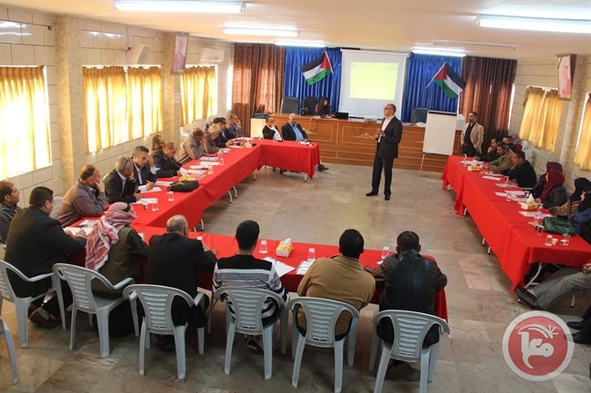 بلدية يطا تعقد ورشة عمل حول نتائج مسح احتياجات الاعمال في المدينة