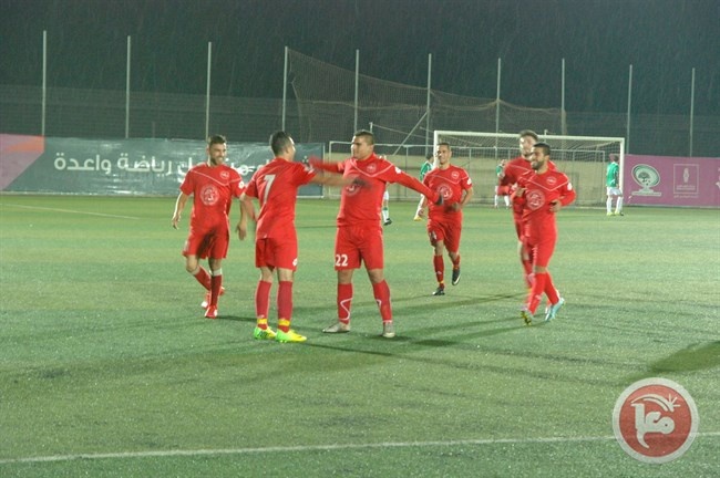 بيت لقيا يمطر شباك سلواد بالأربعة