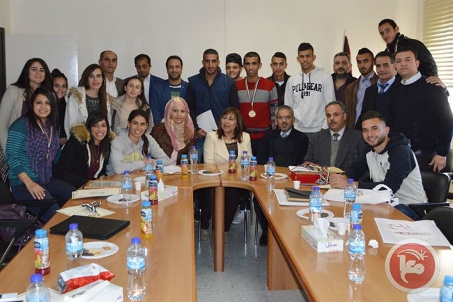 التربية تكرّم الطلبة الجامعيين المشاركين في البطولة العربية لكرة القدم