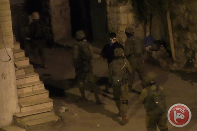 الاحتلال يعتقل 25 مواطناً (فيديو)
