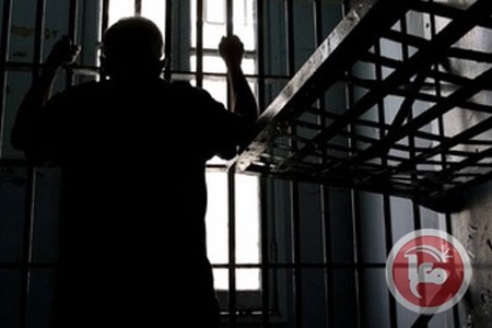 محاكم الاحتلال تصدر أحكاماً بالسّجن والغرامات المالية بحقّ اسرى