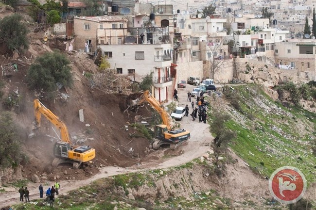 الاحتلال يهدم 8 مباني ومحال تجارية في جبل المكبر بالقدس