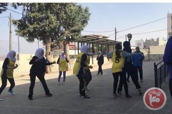 &quot; سلام الاعرج &quot;تطالب الاتحاد المدرسي توفير مستلزمات اللعبة
