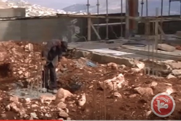 اعادة بناء منزلين وشراء اثنين اخرين لاسرى هدم الاحتلال منازلهم