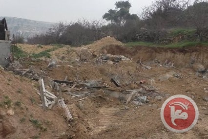 جرافات الاحتلال تهدم مساكن ومنشآت شرق نابلس