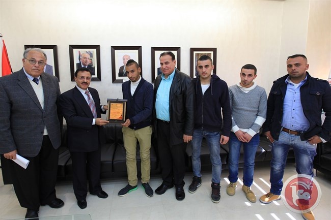 اتحاد الطلبة في &quot;الامريكية&quot; يكرم رئيس مجلس إدارة الجامعة