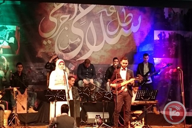 فيديو- مسارح غزة تصدح بالأغاني الثورية بأصوات شبابية