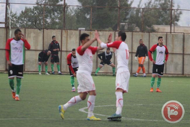 الاحد : فرق تبحث عن نقاط الأمان والاخرى ترفع الفوز عنوان