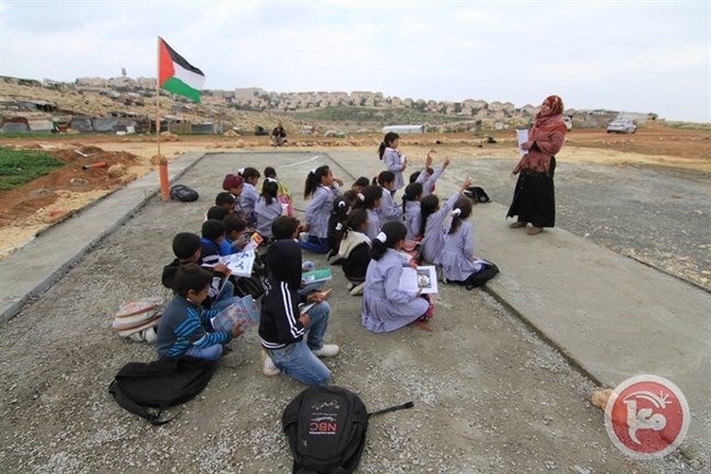 الاحتلال يهدم مدرسة في تجمع ابو النوار شرق القدس