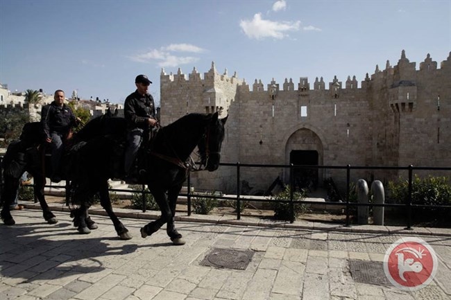 القدس- وقفة احتجاجية تطالب بالغاء &quot;القوائم السوداء&quot;