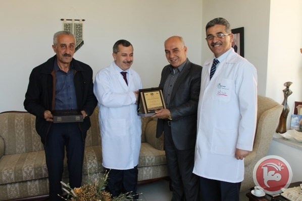اللواء ضميري يكرم مركز رزان الطبي لوقوفه الى جانب الاسرى