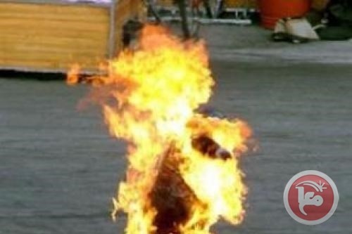 شاب يحرق نفسه وسط قطاع غزة