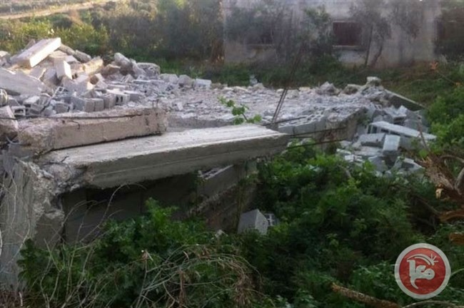 الاحتلال يهدم 15 مسكنا ويصادر 3 مركبات في خربة طانا