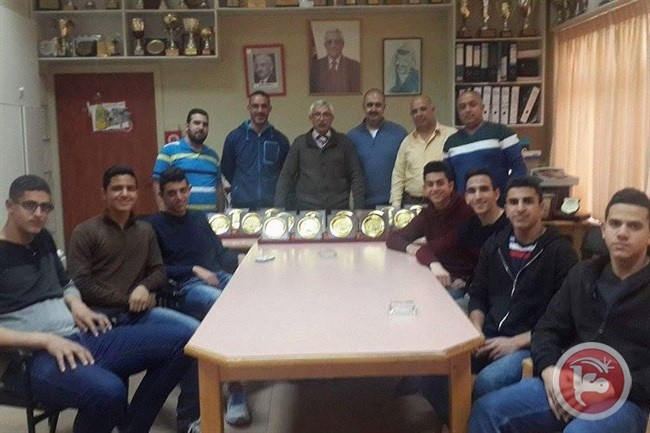 بيت ساحور تحتفي بفريقها مواليد 98