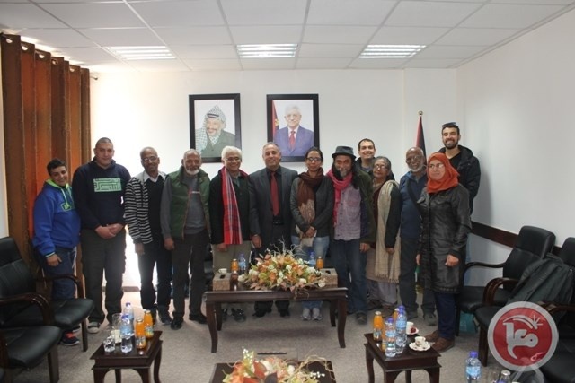 نائب محافظ جنين يستقبل وفدا لفنانين مسرحيين من الهند