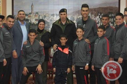 اللواء أبو دخان يشيد بانجاز منتخب فلسطين للمواي تاي