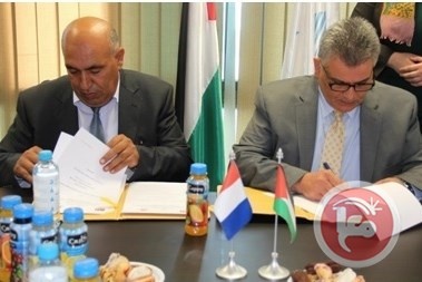 سلطة المياه وشركة الأخوة العرب توقعان اتفاقية مياه طوباس