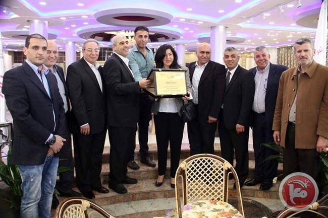 وزيرة الاقتصاد تشيد بشركة مصنع الخلود للمفروشات بنابلس