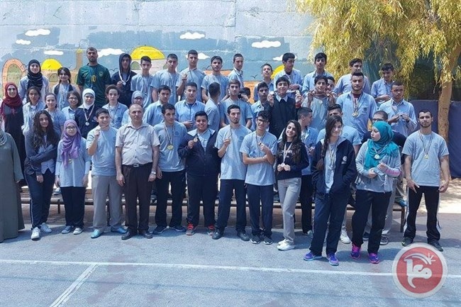 مدرسة فلسطين الاميركية تنظم يوما رياضيا في جامعة بيرزيت
