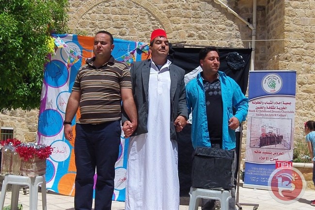 عرض مسرحي بالبلدة القديمة بالخليل لتعزيز السلم المجتمعي