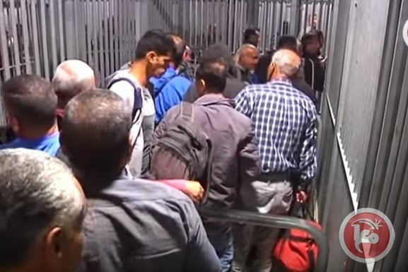 آلاف العمال على معبر الطيبة بطولكرم يعانون