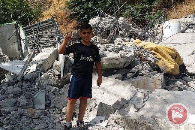 صور وفيديو: الاحتلال يهدم منزلين بالقدس