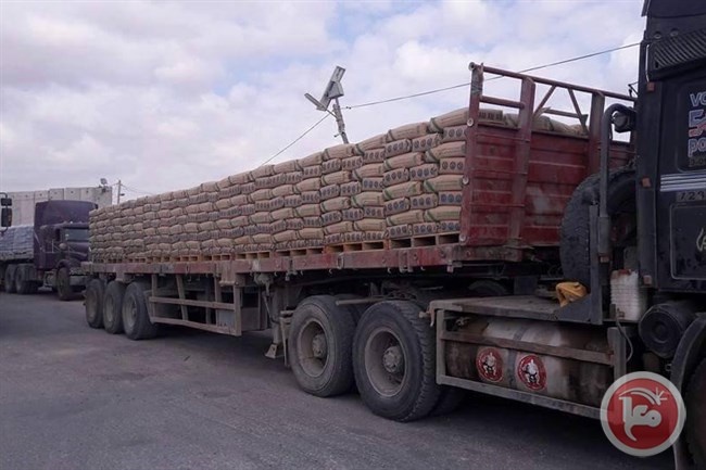 غزة- إسرائيل توقف ادخال الاسمنت وتخفض تصاريح التجار