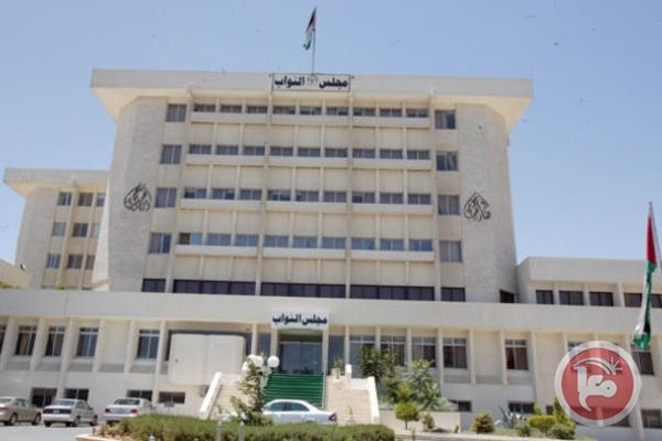 العاهل الاردني يحل مجلس النواب وحكومة النسور