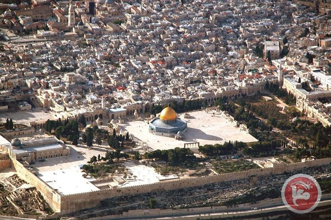 &lt;div&gt;صورة وتعليق: &lt;/div&gt;اعلان وثيقة عهد القدس وميثاقها لحماية العقارات واسترجاع ما سُرب منها