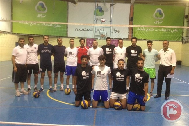 طائرة الضفة تحط في غزة هاشم اليوم