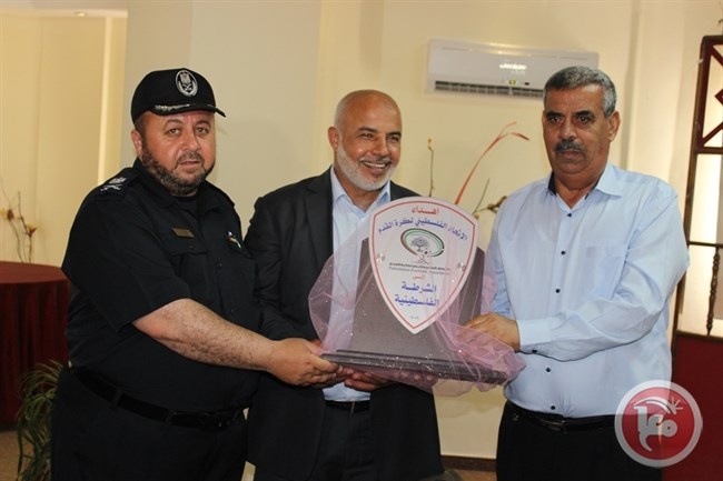 اتحاد الكرة وامواج يُكرمان قيادة الشرطة الفلسطينية