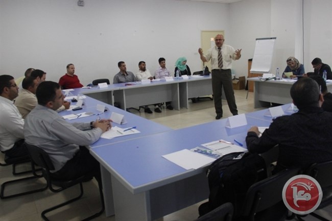 كلية فلسطين الاهلية الجامعية تختتم ثلاث ورش عمل تدريبية وتوجيهية