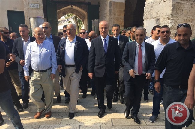 الحمد الله وفرج وهب الريح في المسجد الأقصى