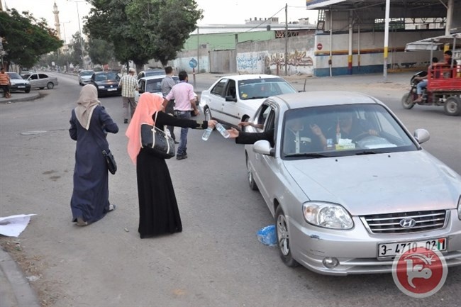 نادي الزيتون يواصل حملة &quot;افطار عابر سبيل&quot; بنجاح وتنظيم مميز
