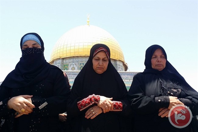 صور- ربع مليون مصل يؤدون صلاة الجمعة في الأقصى
