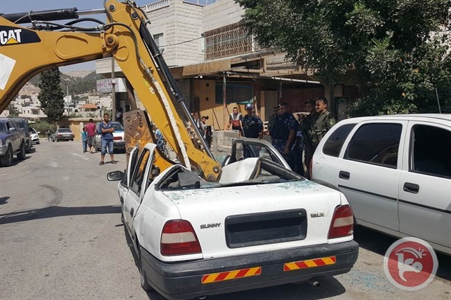 الشرطة تتلف 146 مركبة &quot;مشطوبة &quot;غرب الخليل